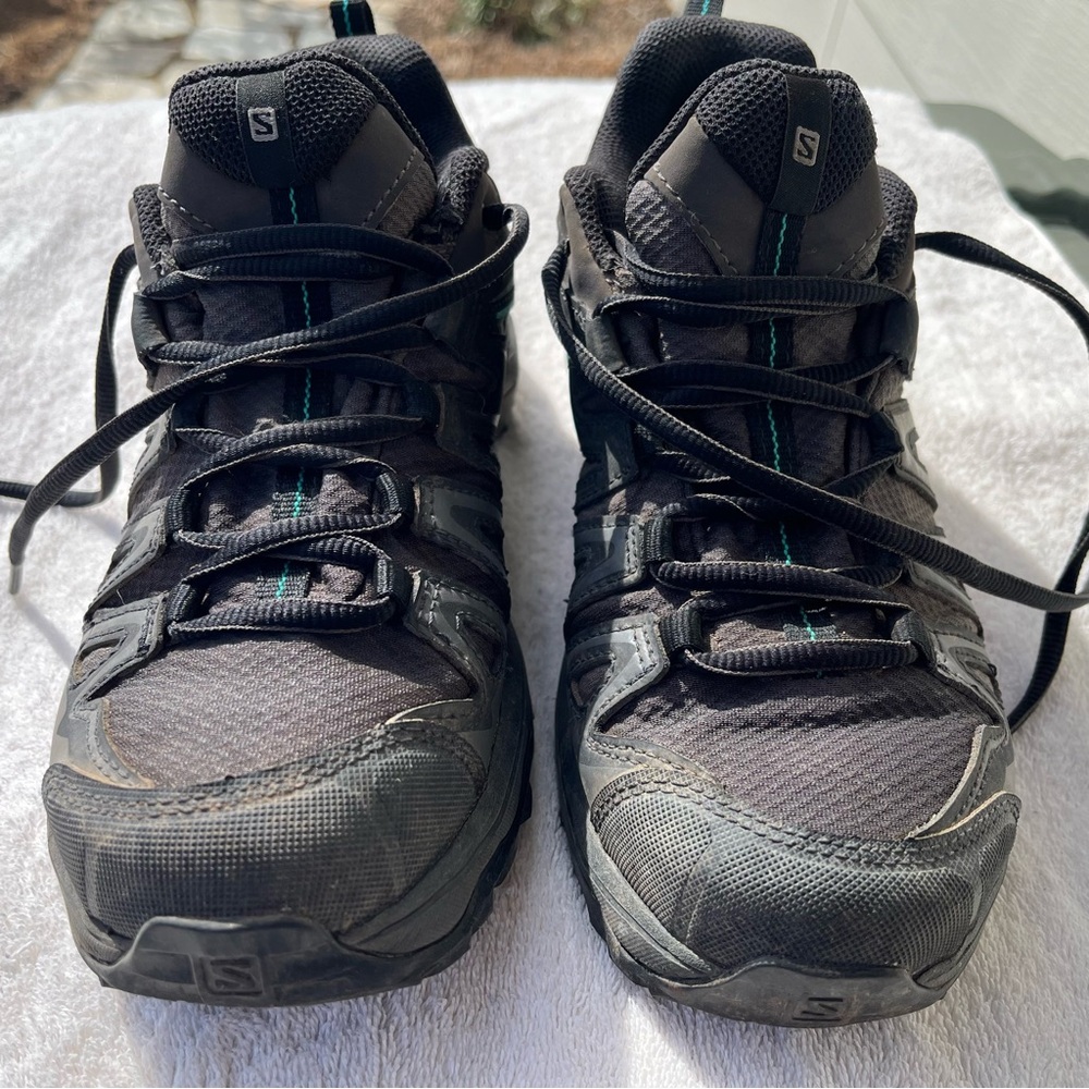 Salomon Gore-Tex Women’s Hiking Shoes - size8.5